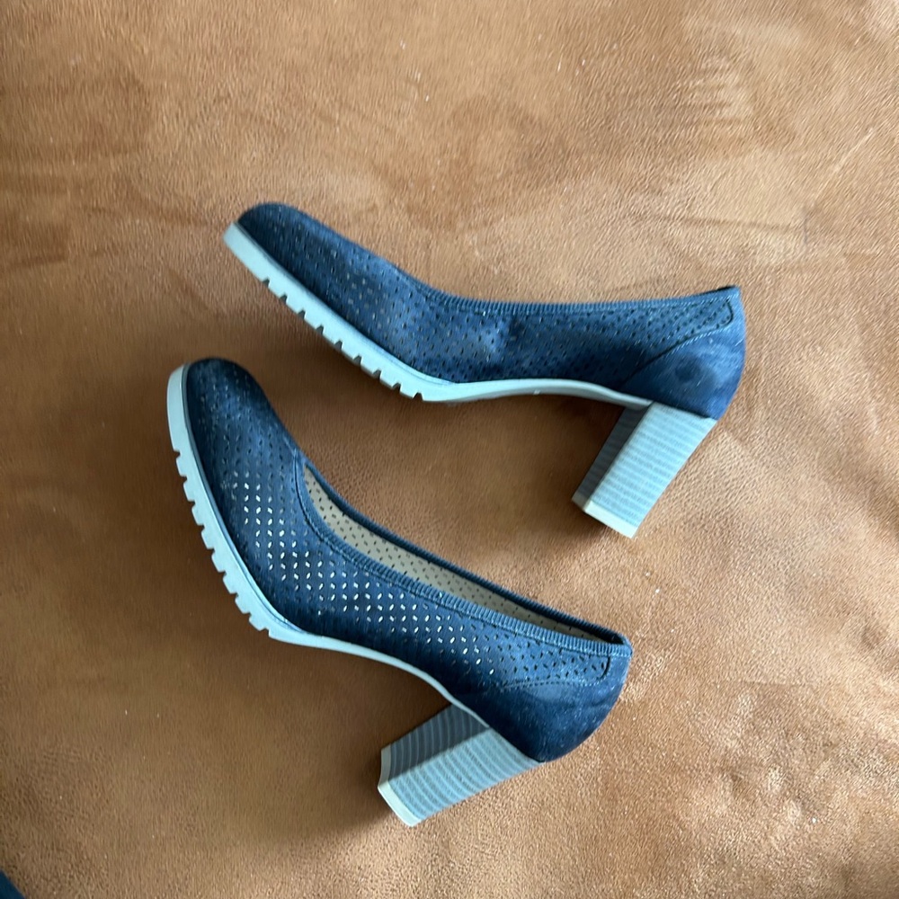 Ateliers Blue Chunky Heel Court Shoes with Textured Design - Picture 6 of 6